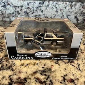 NC Highway Patrol Limited Edition Ford GEARBOX Police Interceptor model car.
